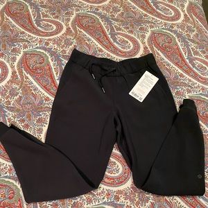 lululemon On the Fly jogger